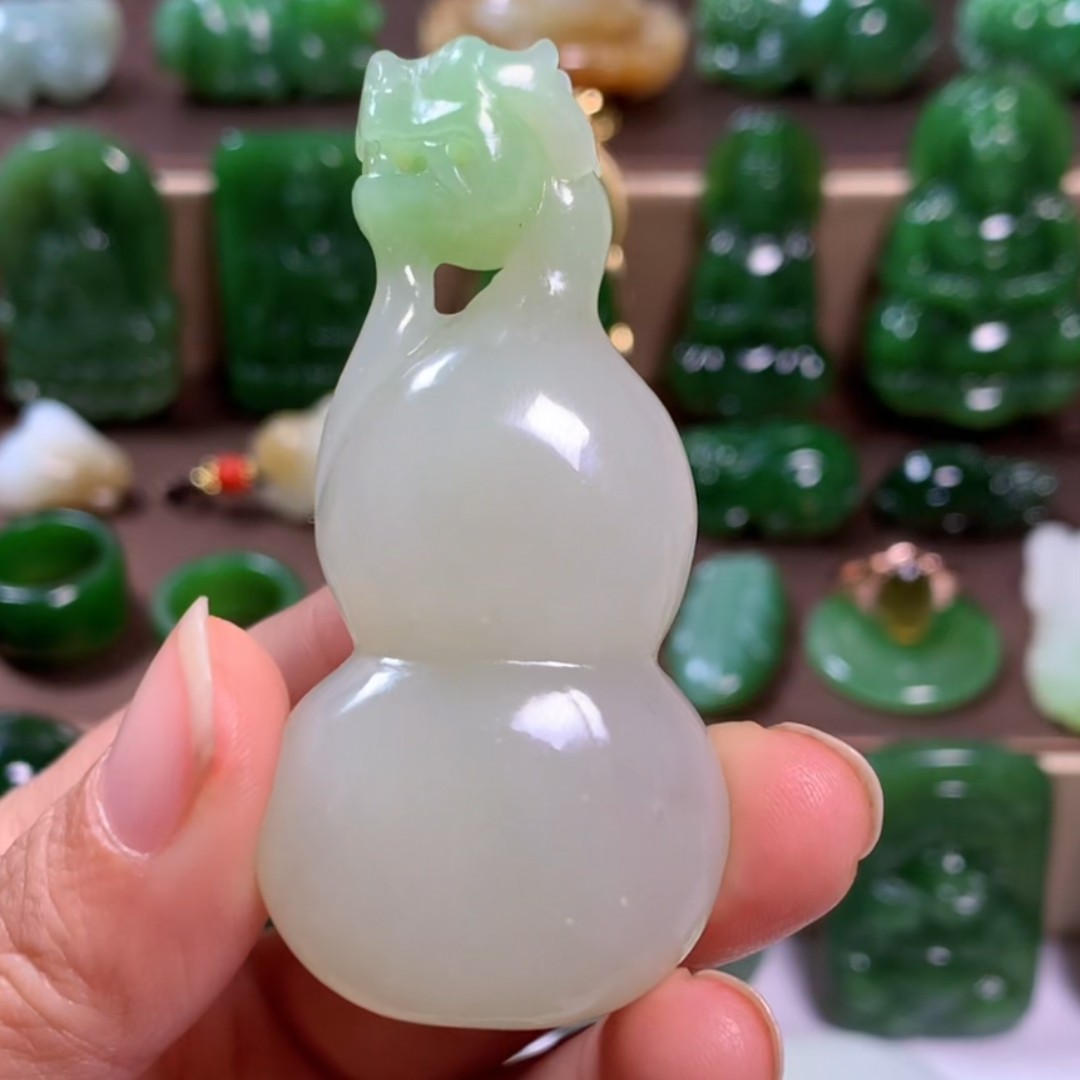 和田玉挂件未镶嵌