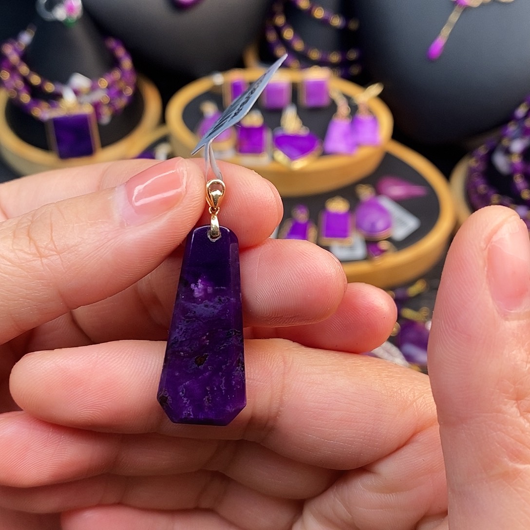 苏纪石（舒俱来）18K金镶嵌吊坠