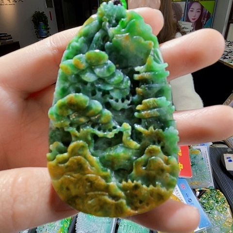 翡翠未镶嵌颈饰翡翠