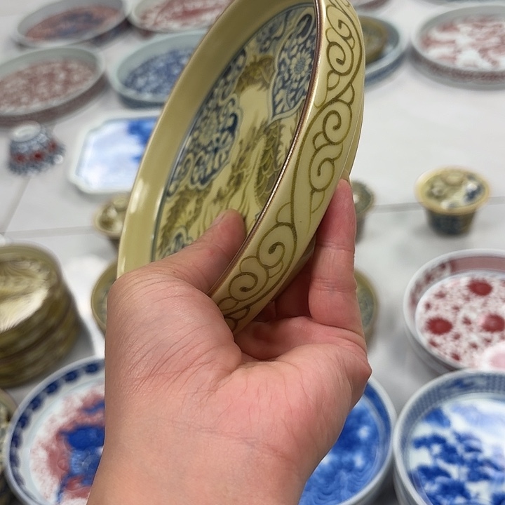 瓷片釉里金如意穿花龙大胡乘景德镇