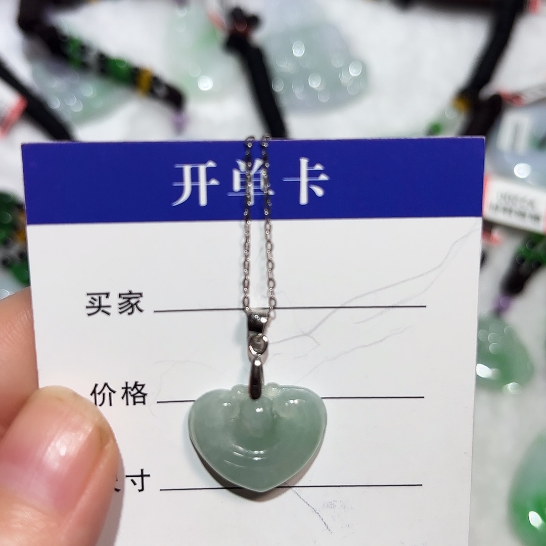 翡翠未镶嵌颈饰A货翡翠镶嵌颈饰