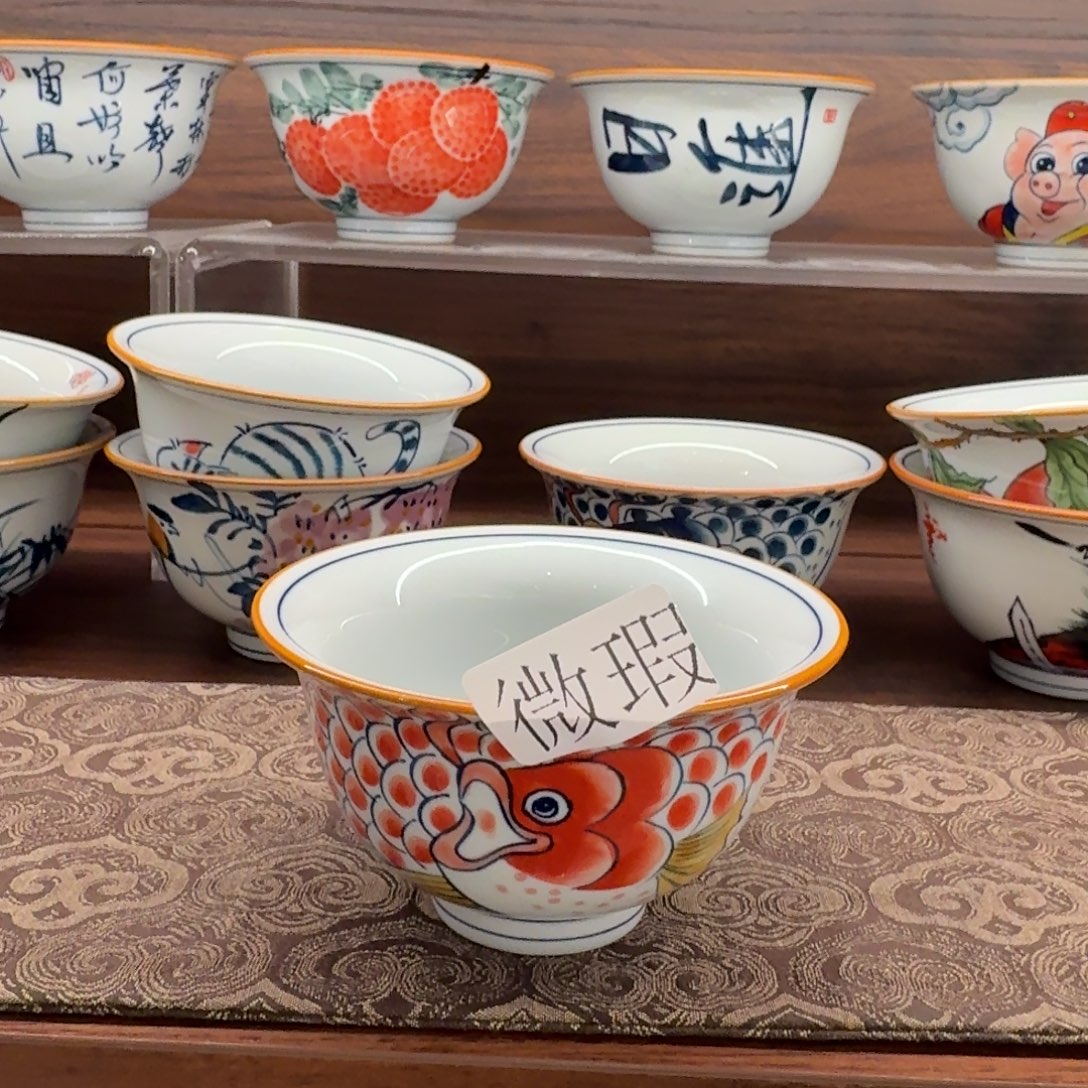 釉下手绘茶具微瑕