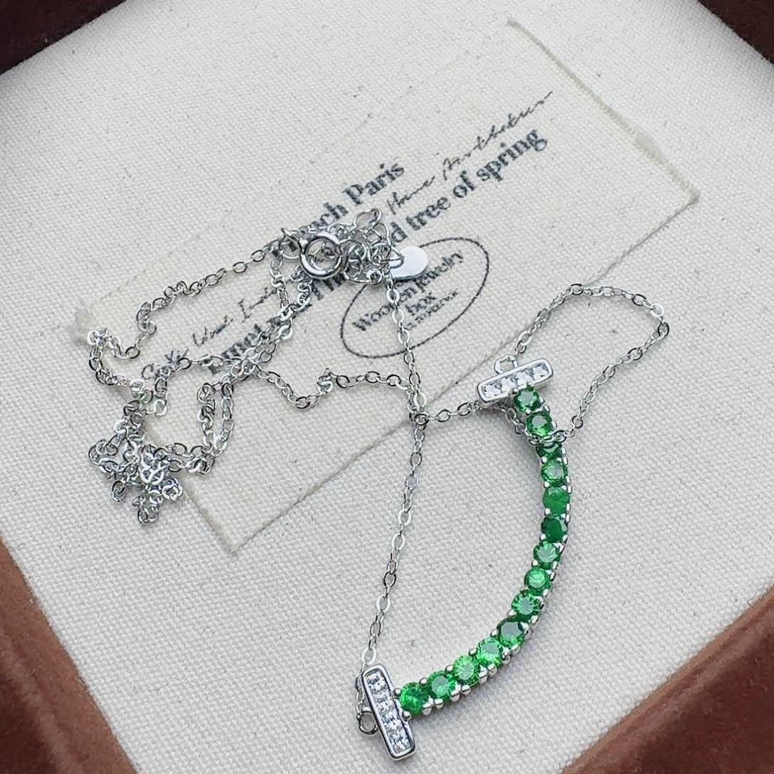 银S925镶嵌颈饰石榴石吊坠