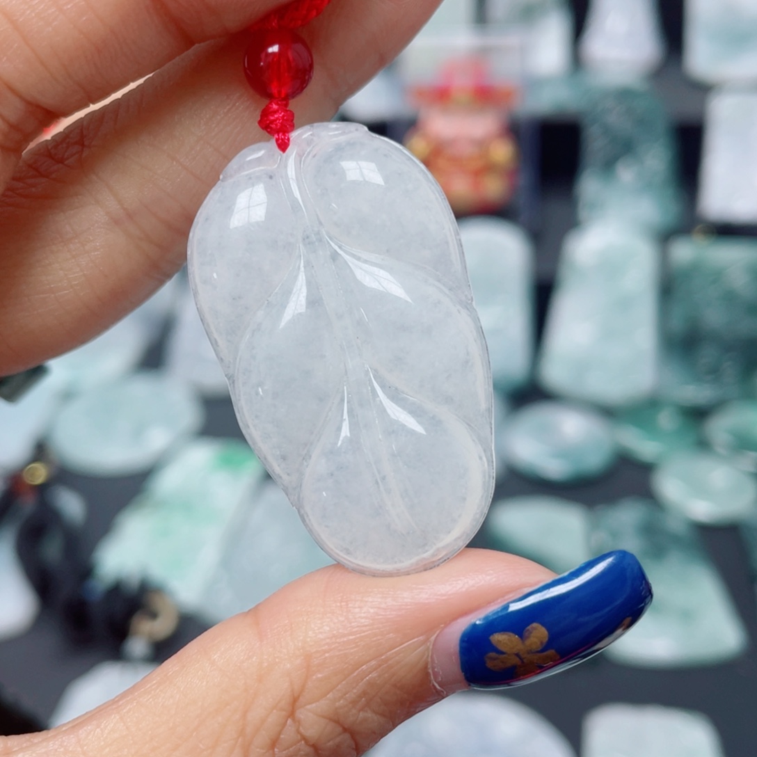 翡翠未镶嵌颈饰叶子