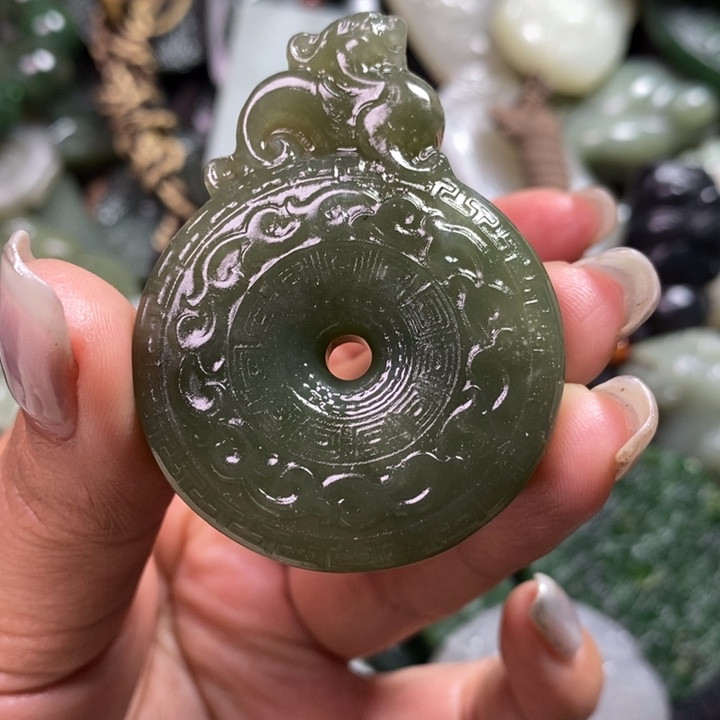 和田玉颈饰未镶嵌