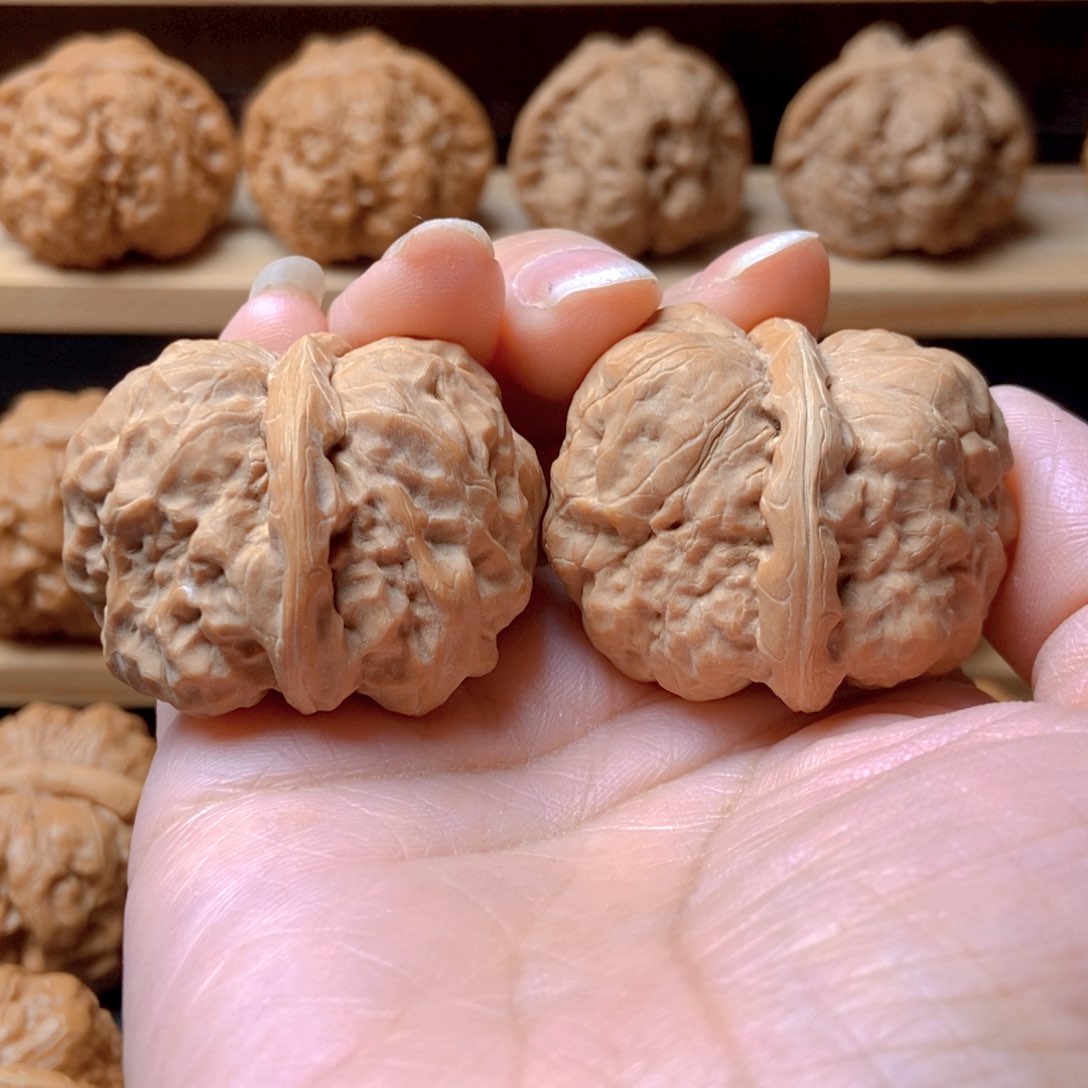 文玩核桃吊坠蛤蟆头