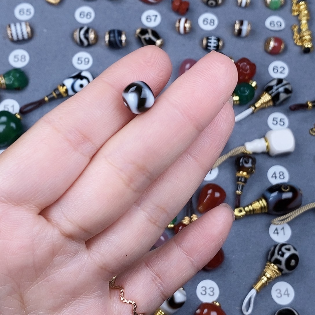 大***佬未镶嵌饰品玛瑙/玉髓