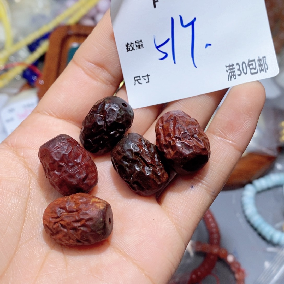 檀香紫檀（小叶紫檀）无事牌F80。一串