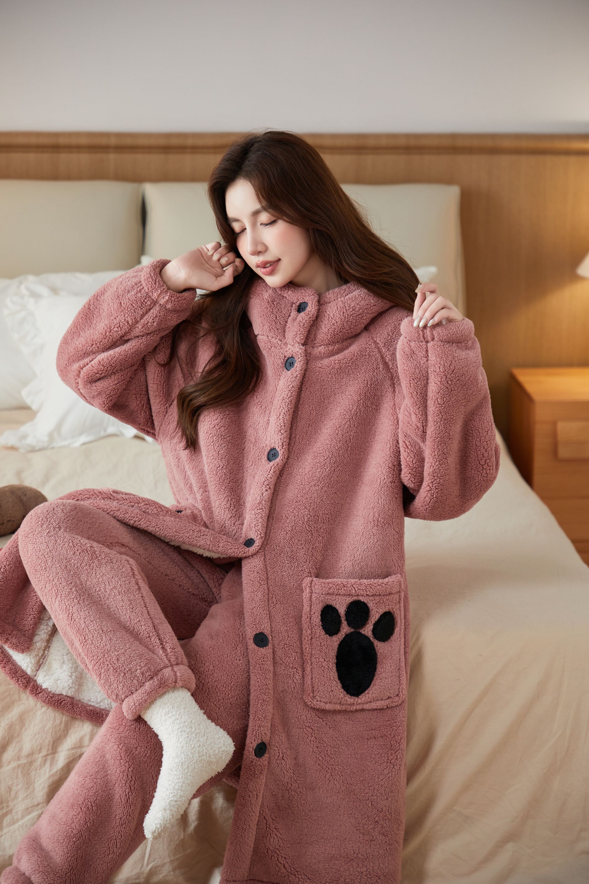 珊瑚绒睡衣女款秋冬季加厚加绒双层保暖法兰绒睡袍长款家居服套装