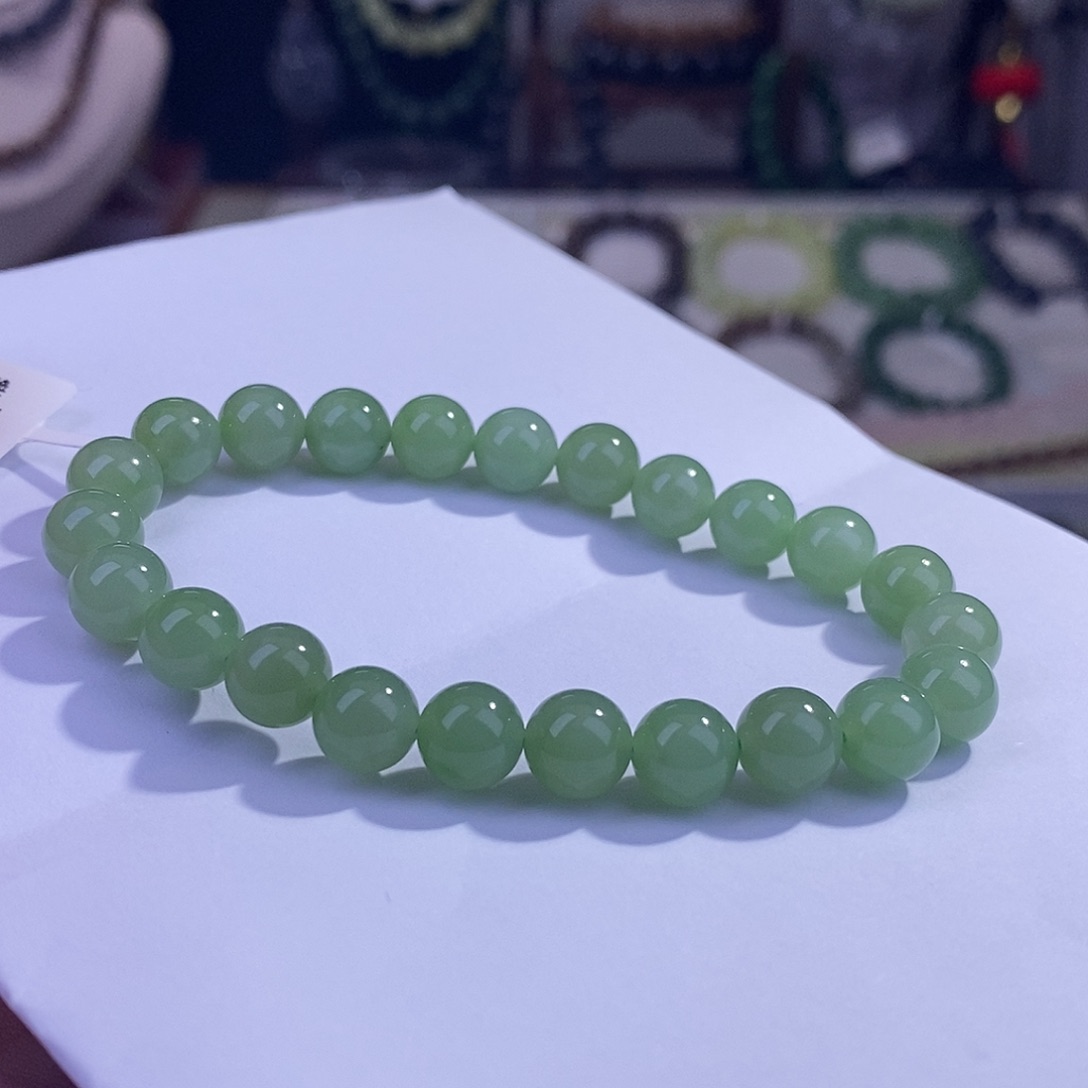 颈饰未镶嵌和田玉碧玉老矿料冰底苹果绿手串8m