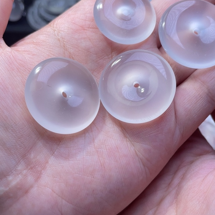 石英质玉未镶嵌颈饰