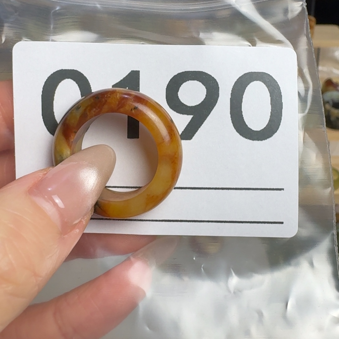 晨****蛇纹石玉未镶嵌戒指