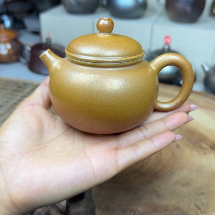 云南建水紫陶柴烧壶