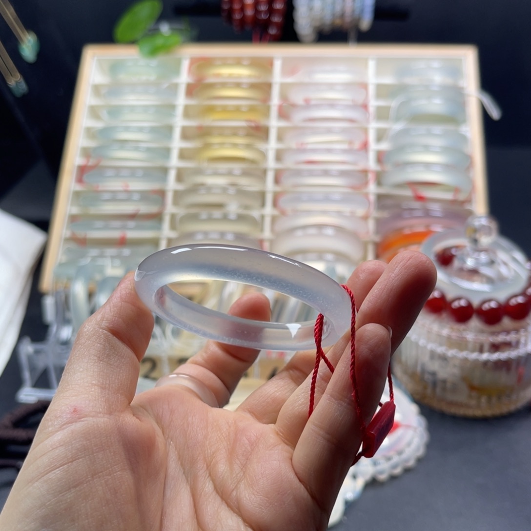 玛瑙/玉髓未镶嵌手镯