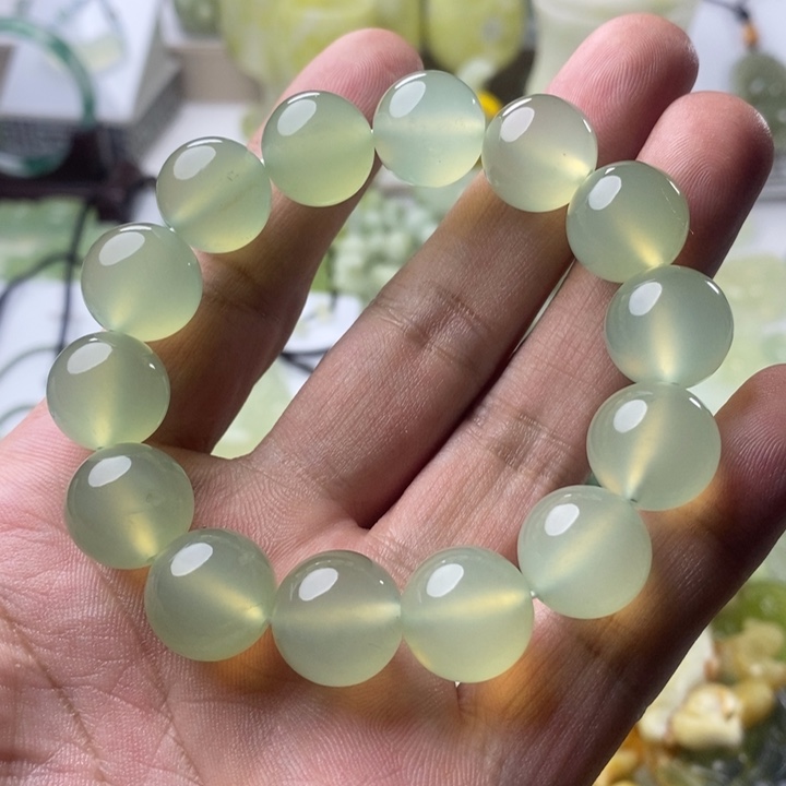 未镶嵌蛇纹石玉颈饰