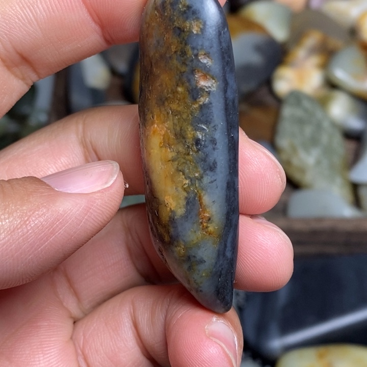 西***狼和田玉未镶嵌颈饰