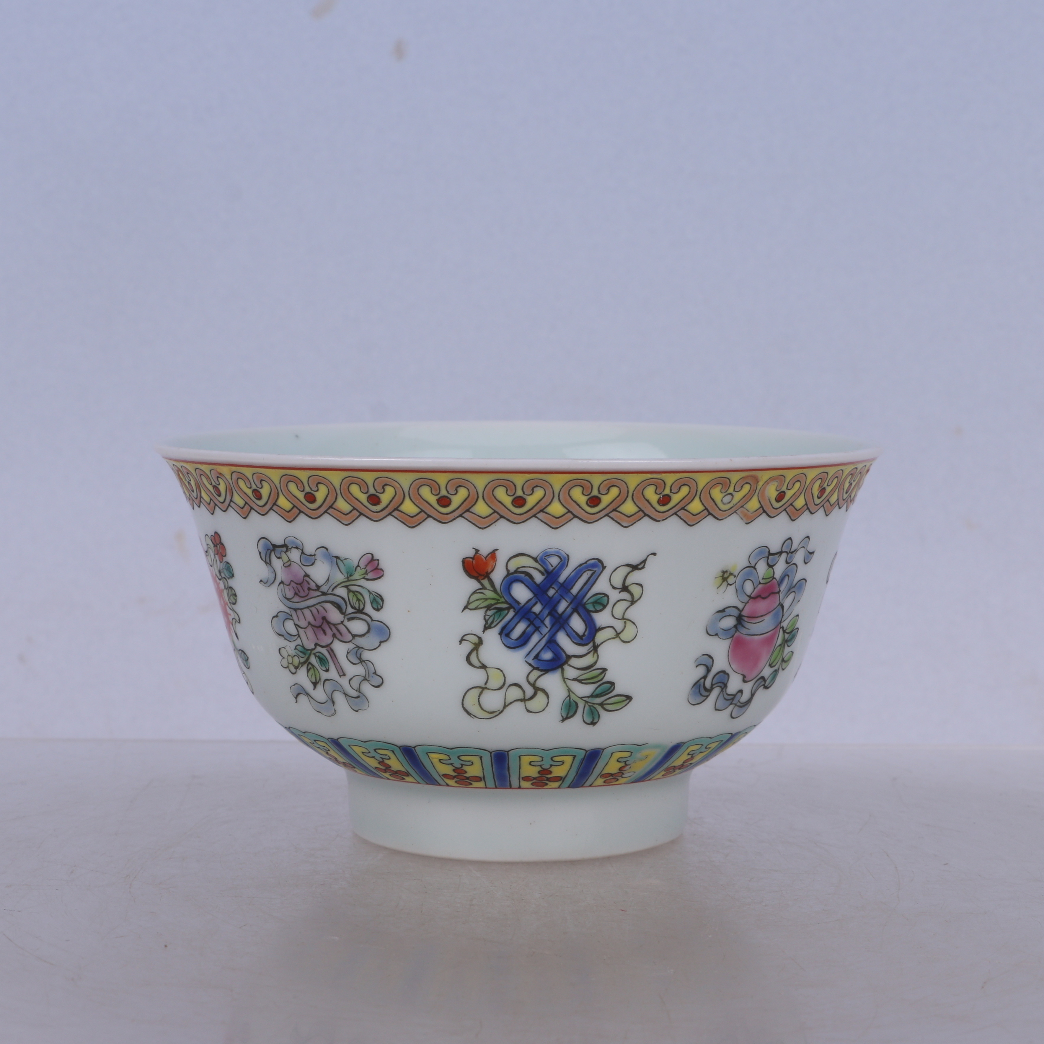 Lot12晚清  粉彩八宝碗