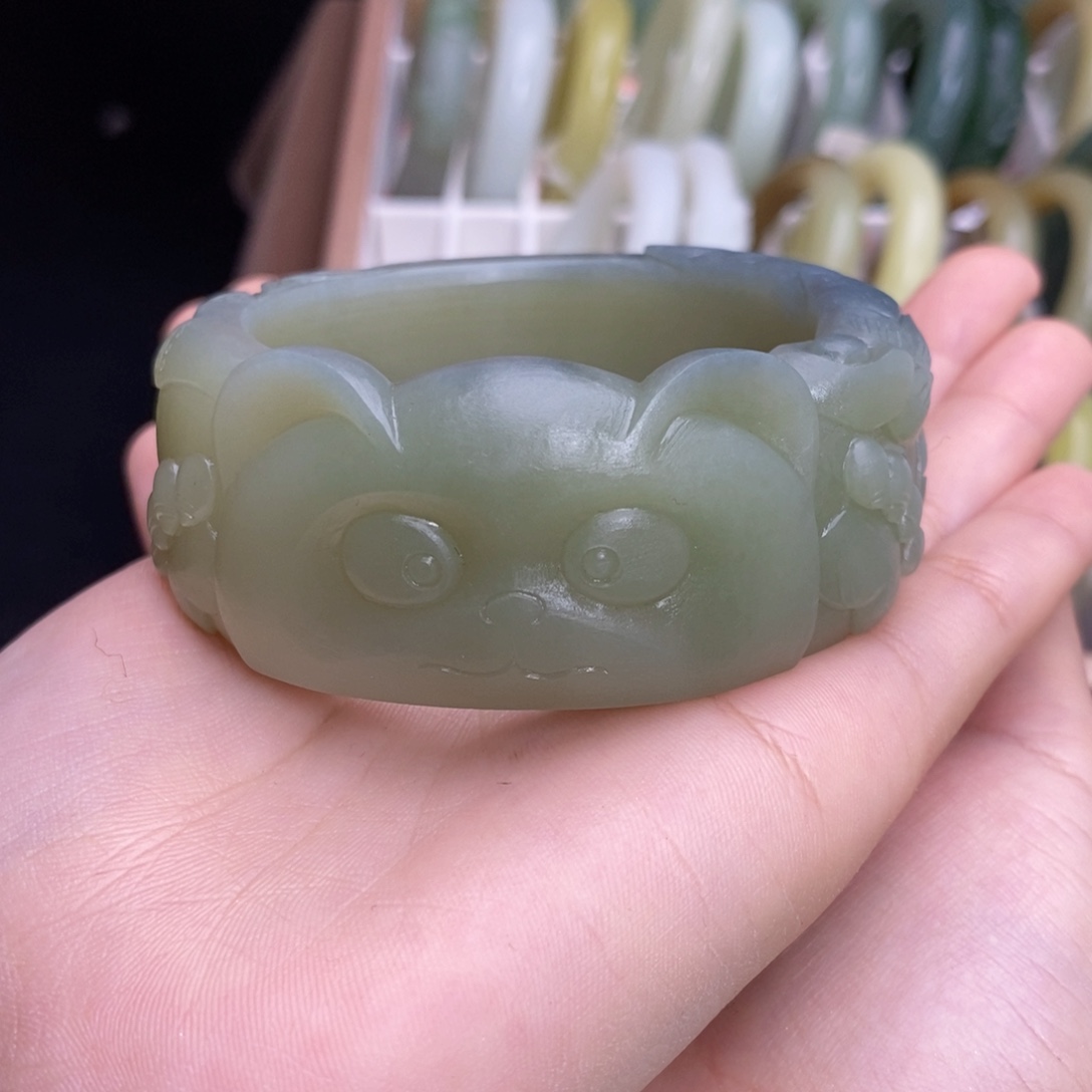 一***落和田玉未镶嵌手镯手镯定制