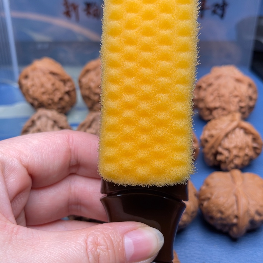楚***寒文玩核桃把件黄万毛刷1