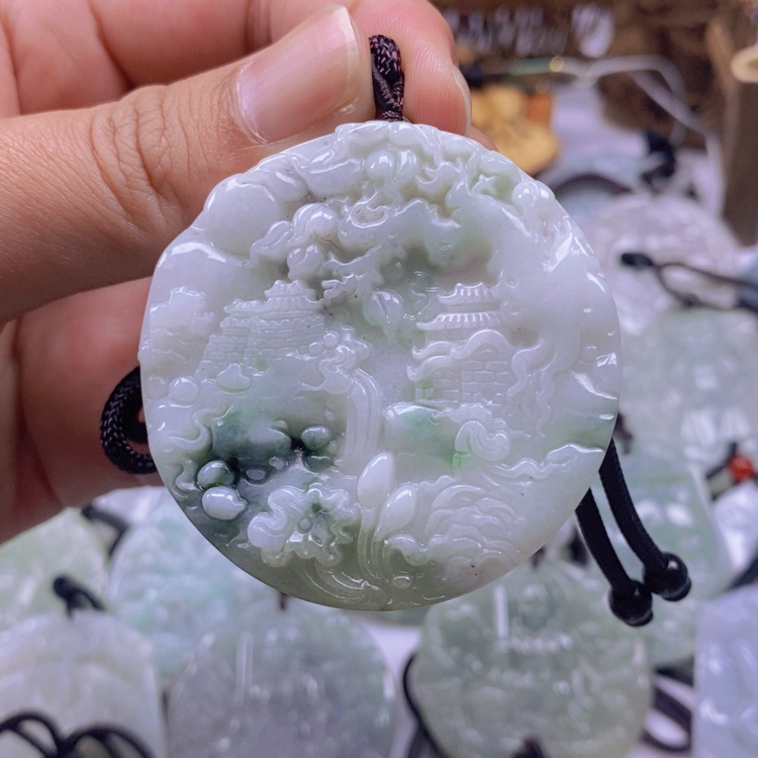 翡翠颈饰未镶嵌翡翠