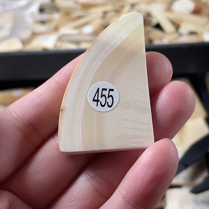 泥塑不打孔联系了饭