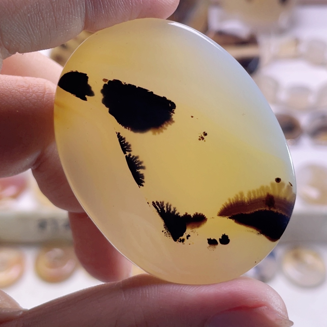 玛瑙/玉髓未镶嵌珠宝奇石