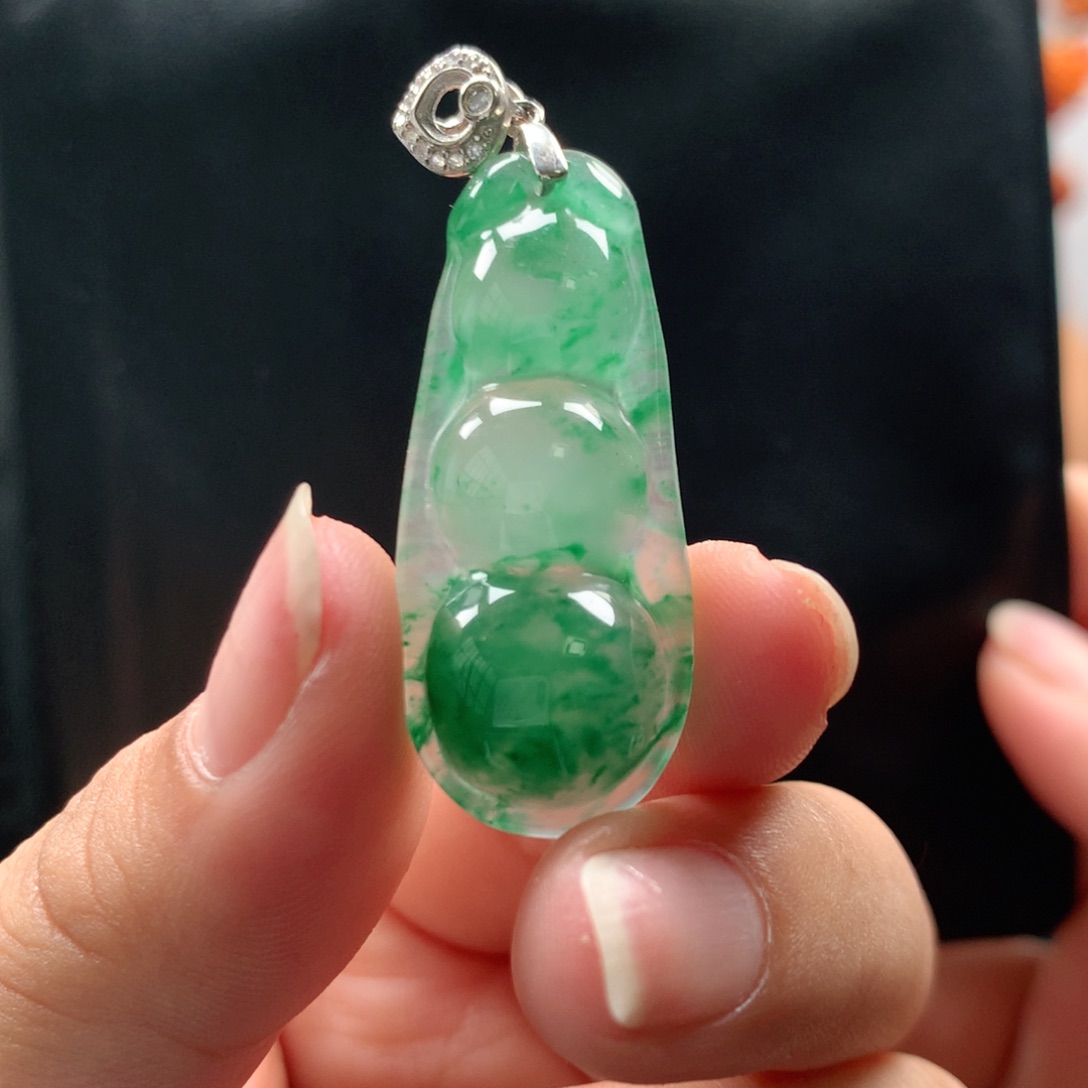 石英质玉吊坠未镶嵌