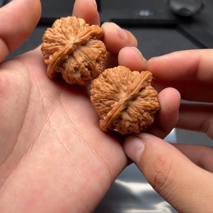 文玩核桃吊坠腾*得144号核桃