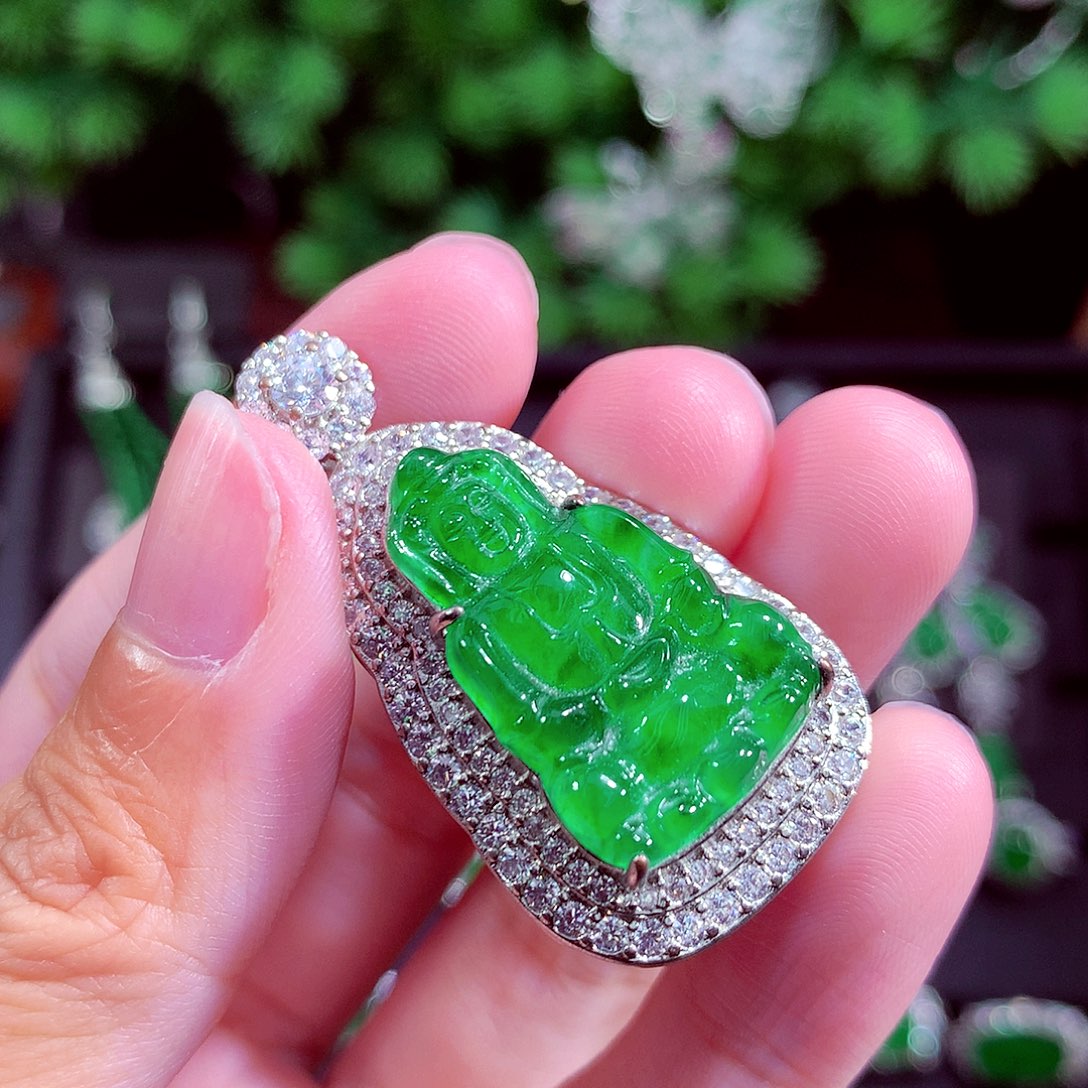 颈饰未镶嵌翡翠天然