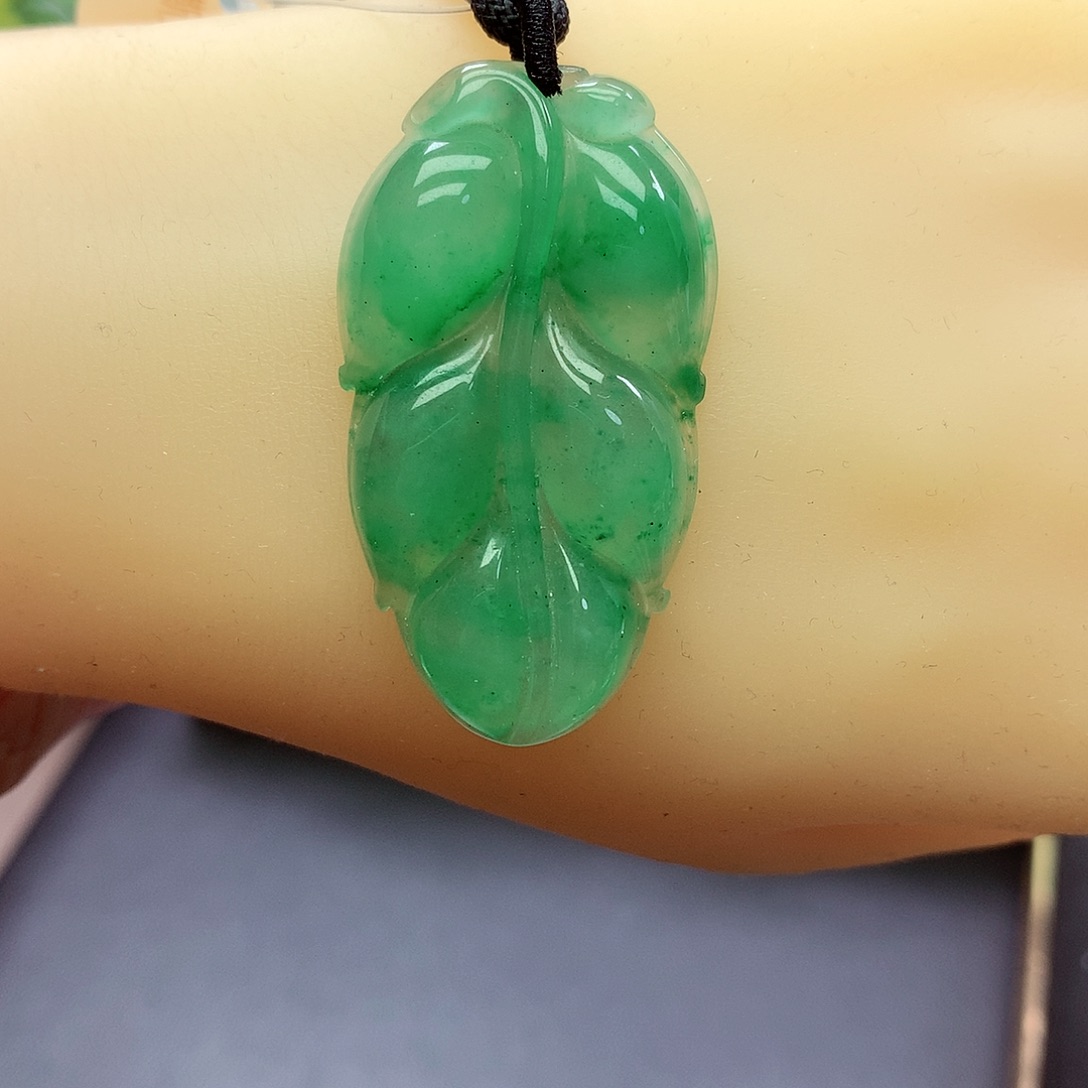 石英质玉颈饰未镶嵌