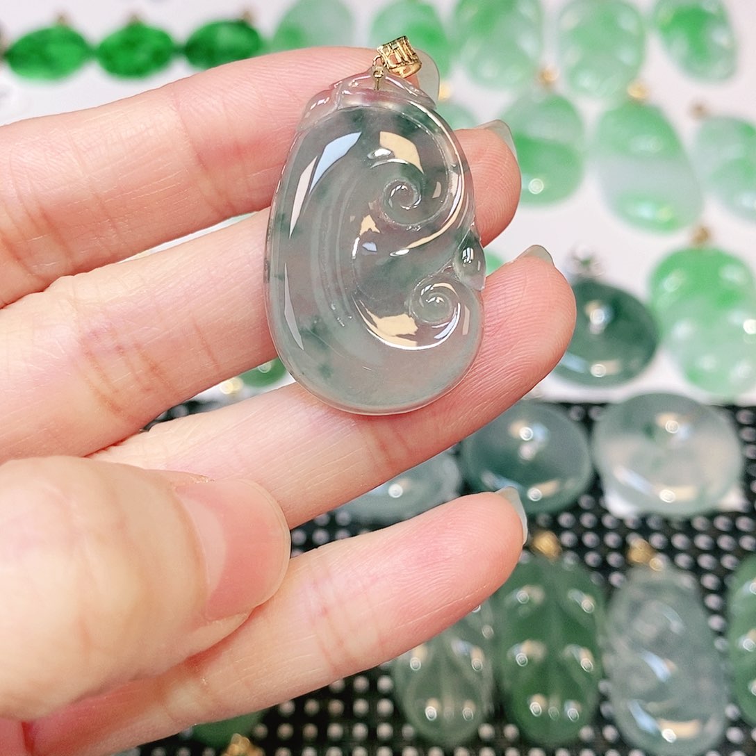 翡翠吊坠(不含链)18K金镶嵌