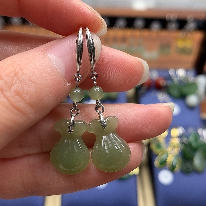 和田玉银S925镶嵌耳饰和田玉福袋