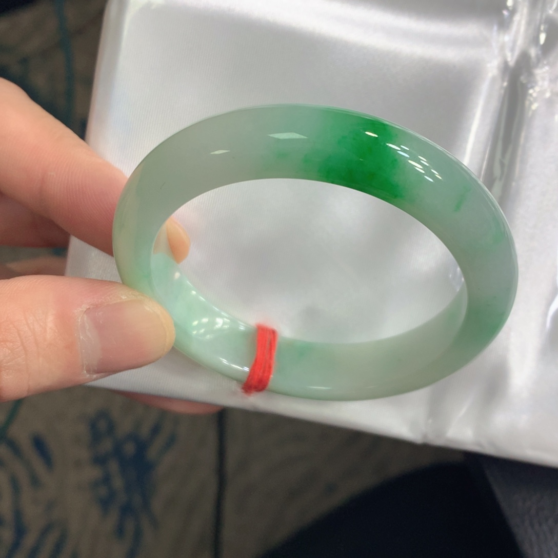 翡翠未镶嵌手镯翡翠