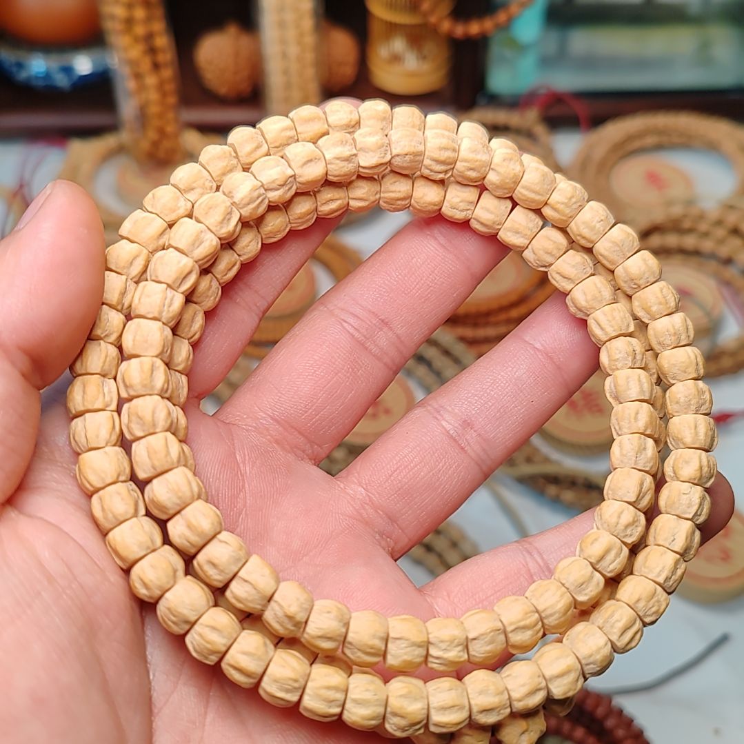 柏香籽/百香籽吊坠芳**?