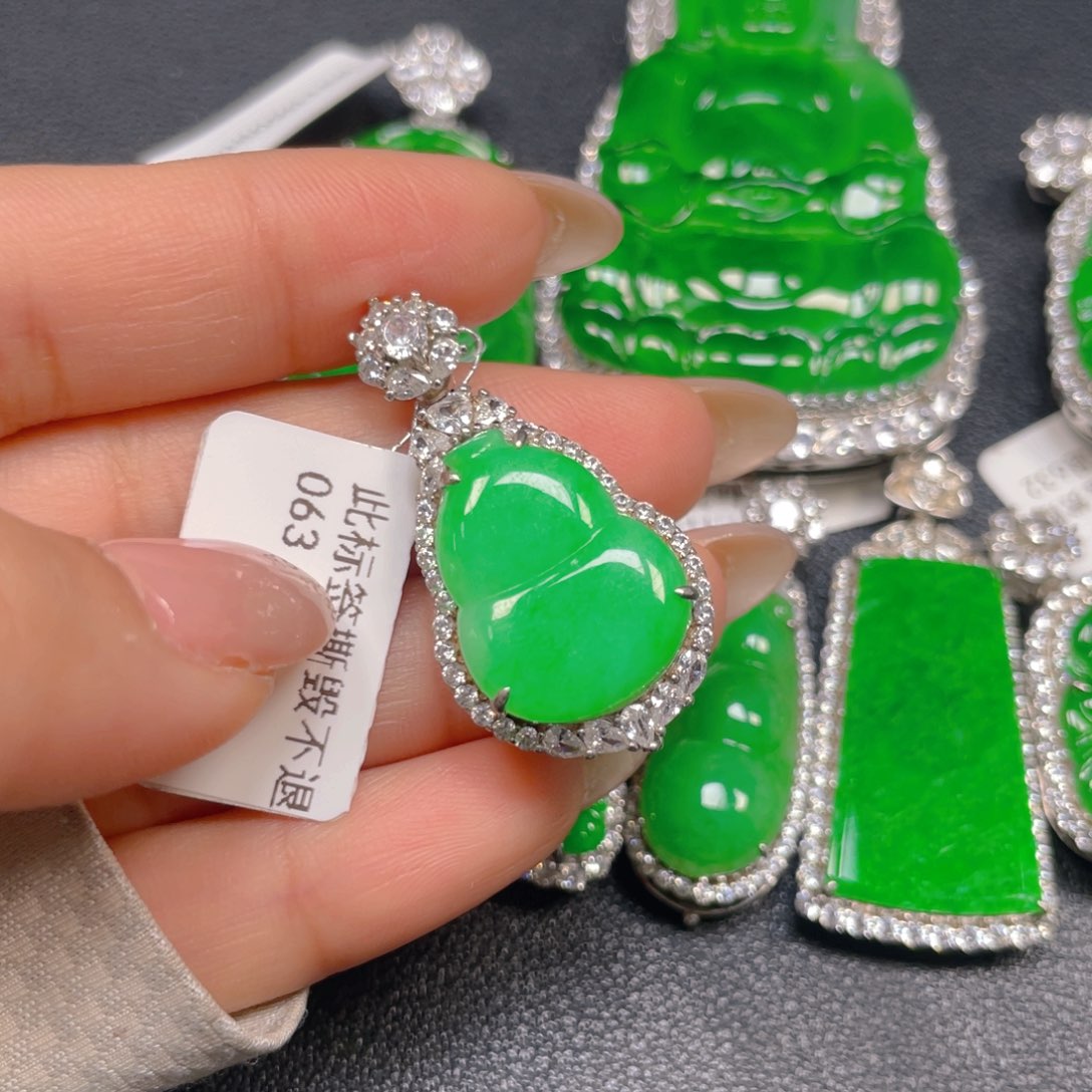 颈饰银S925镶嵌翡翠