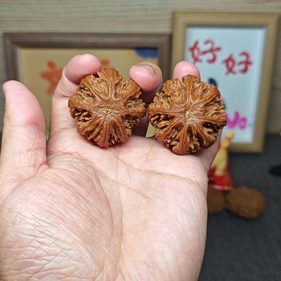 文玩核桃把件42全品通天筋