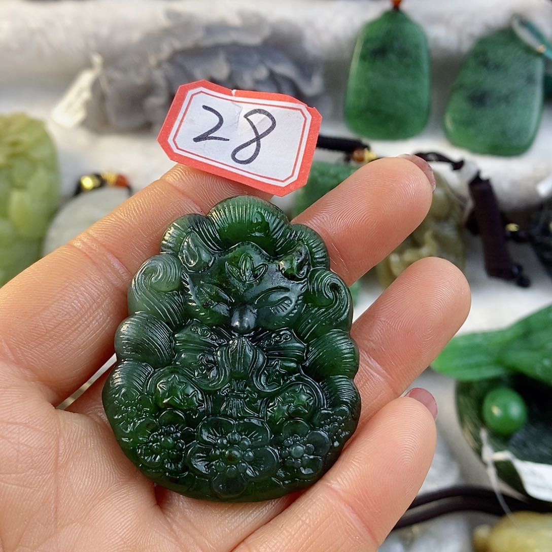 和田玉（糖玉）颈饰未镶嵌