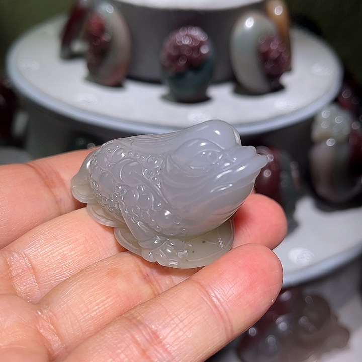 玛瑙/玉髓未镶嵌颈饰金蟾