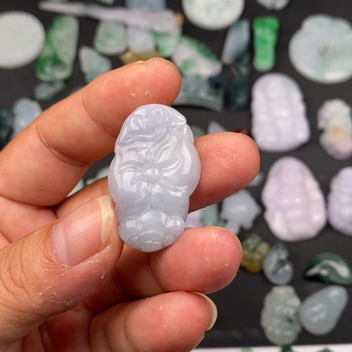 翡翠未镶嵌颈饰翡翠