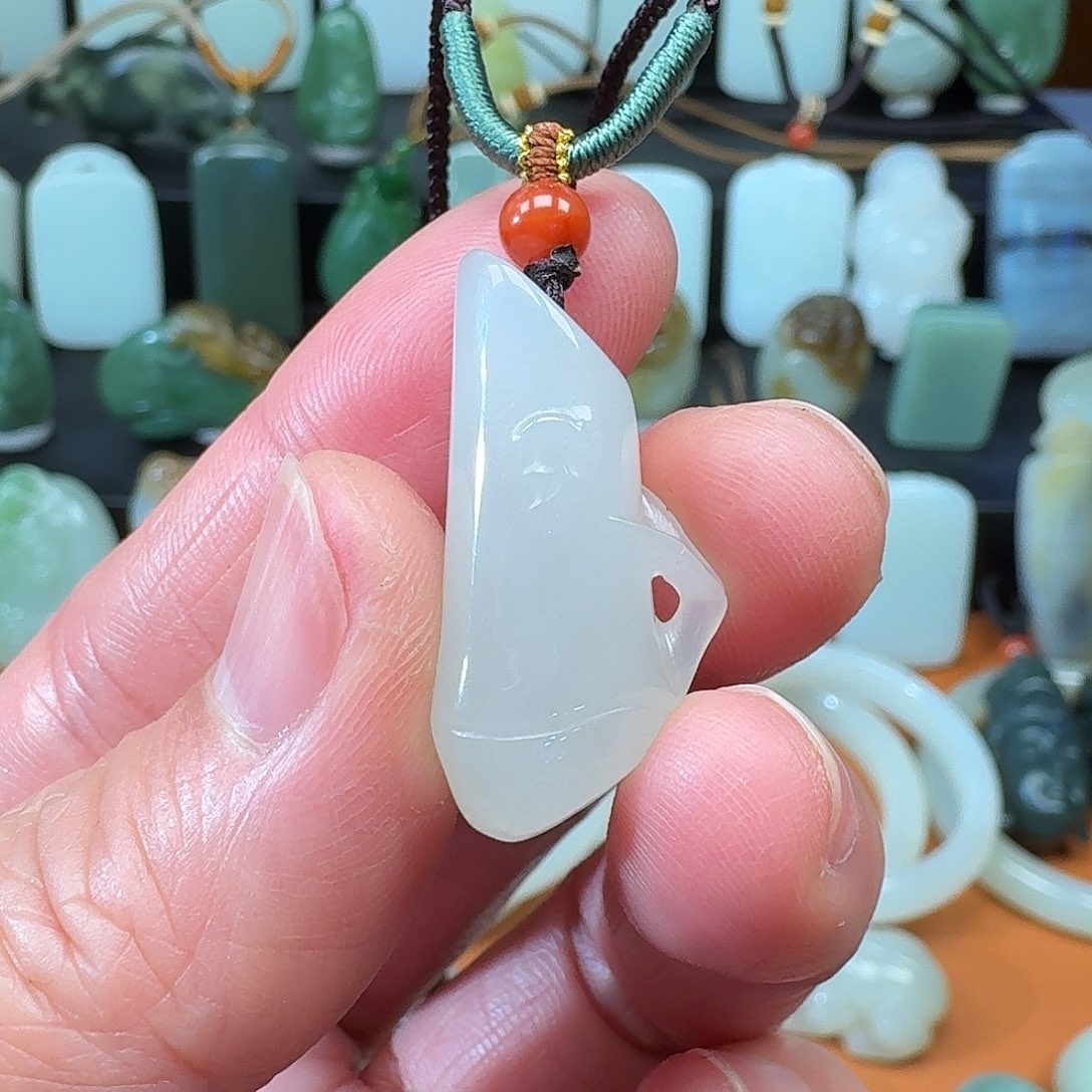 和田玉颈饰未镶嵌