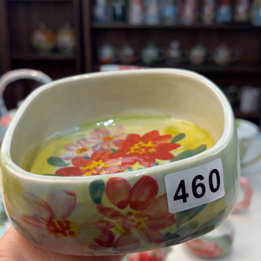 瓷片兔兔好可爱呀打个