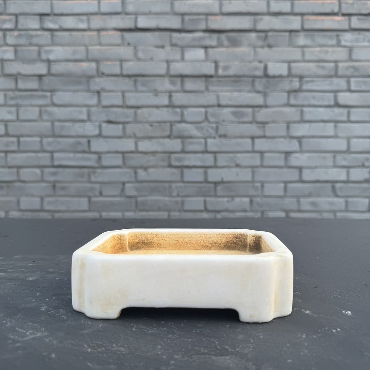 汉白玉水底赏石盆景盆。尺寸：长18宽13高4cm