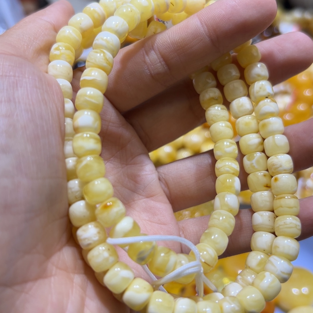 琥珀珠宝奇石未镶嵌