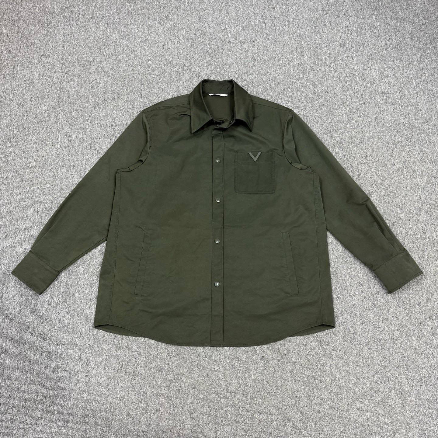 99新 Valentino/华伦天奴 16265434绿色胸前经典尼龙外套50码