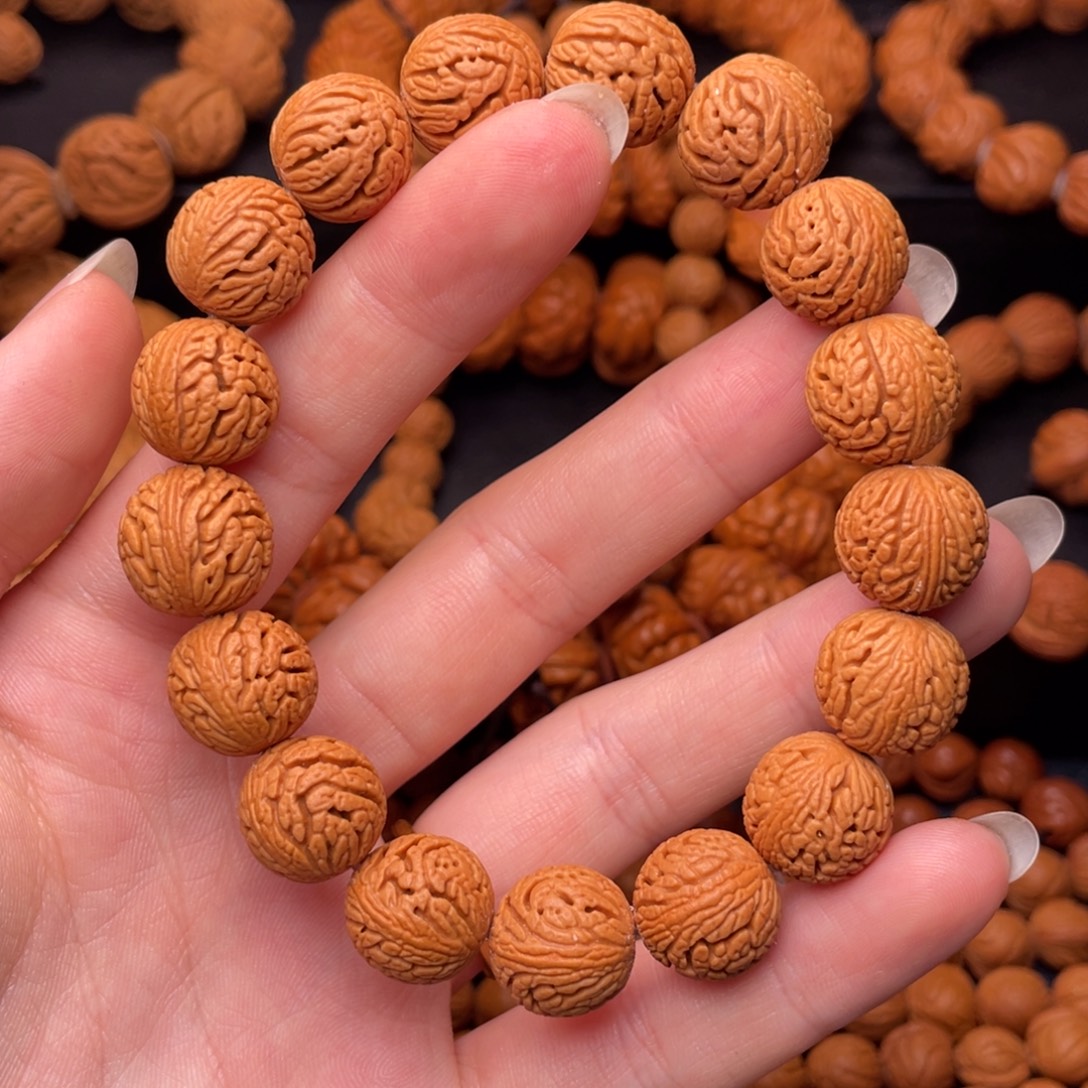 桃核吊坠绣球13。   