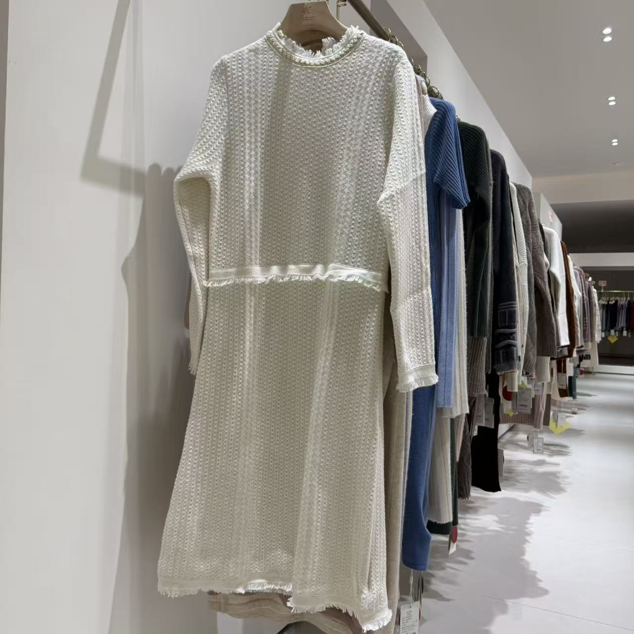 【100% 山羊绒】秋冬圆领肌理纹针织连衣裙女宽松长裙 BC2110087