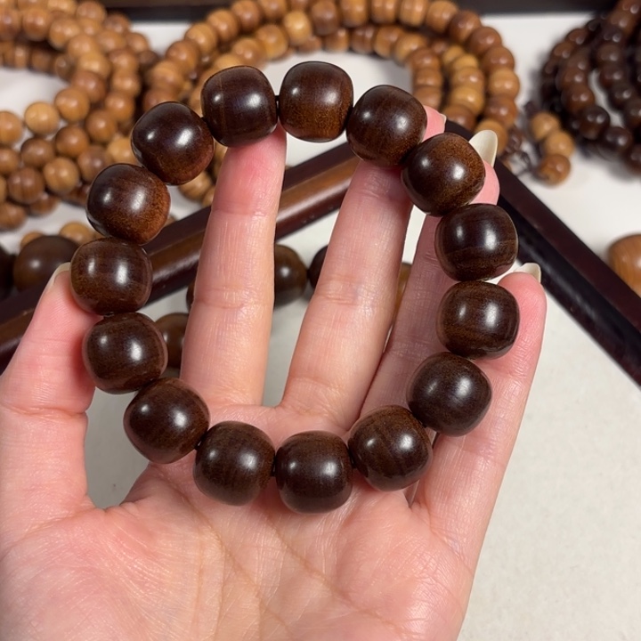 爱***民檀香木1516老山檀黑肉奶香奶甜