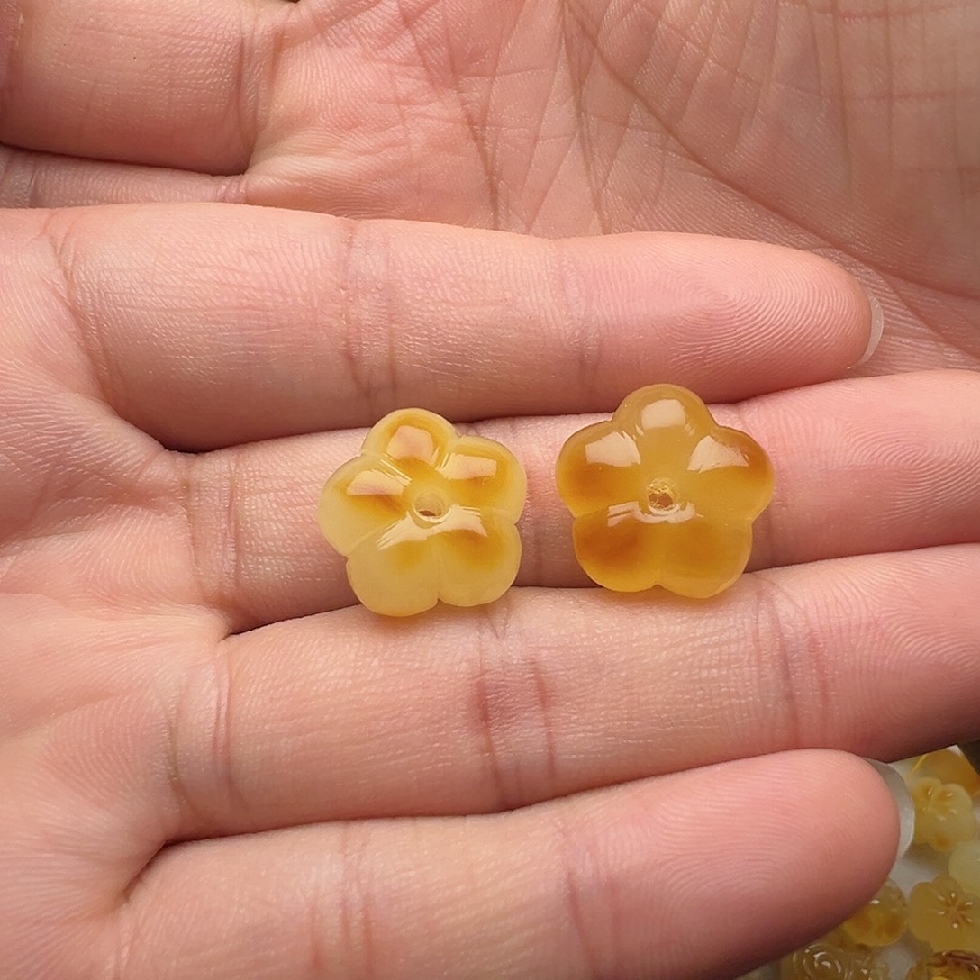 葡***粒蜜蜡未镶嵌颈饰五瓣花提溜吊坠