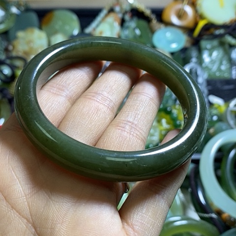 和田玉手镯未镶嵌60口径