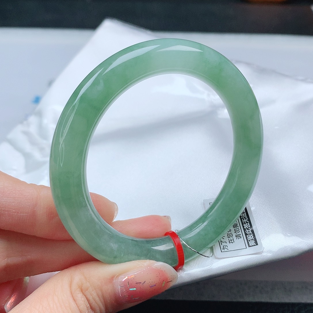 翡翠手镯（圆镯）未镶嵌51圆